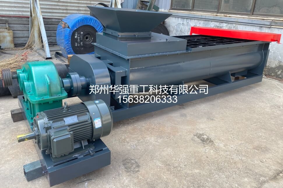 有机肥为什么用双轴搅拌机？解决干湿物料搅拌不均匀